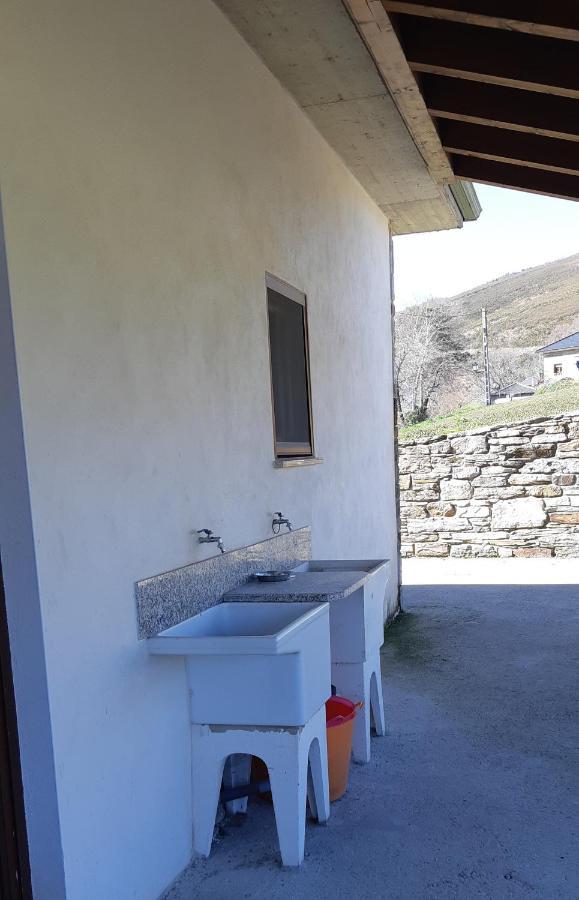 Albergue La Escuela La Laguna  エクステリア 写真