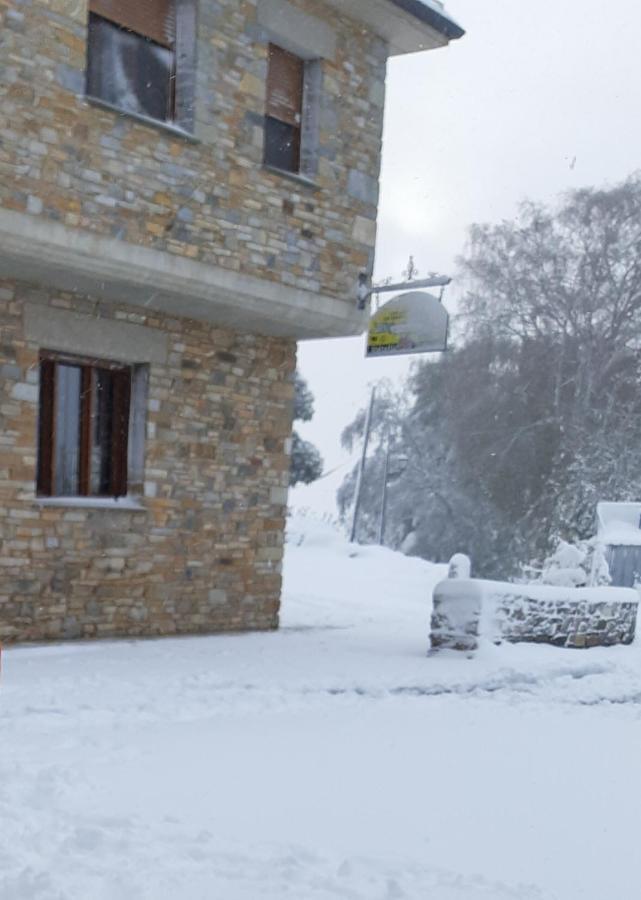 Albergue La Escuela La Laguna  エクステリア 写真